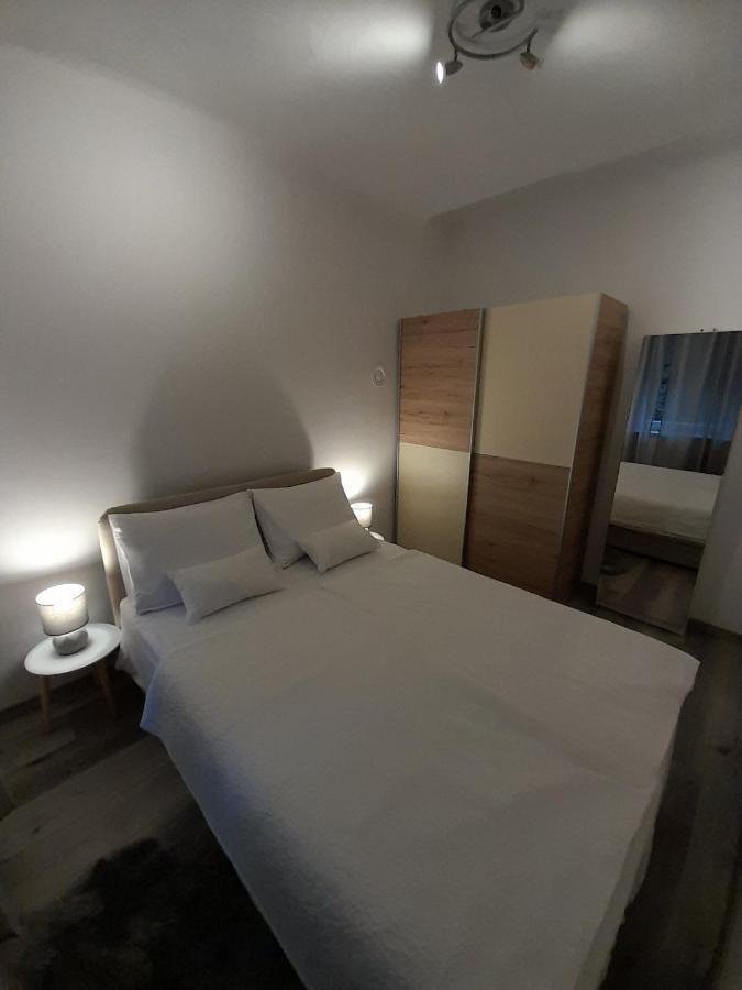 Studio Apartman Lena غييكا المظهر الخارجي الصورة